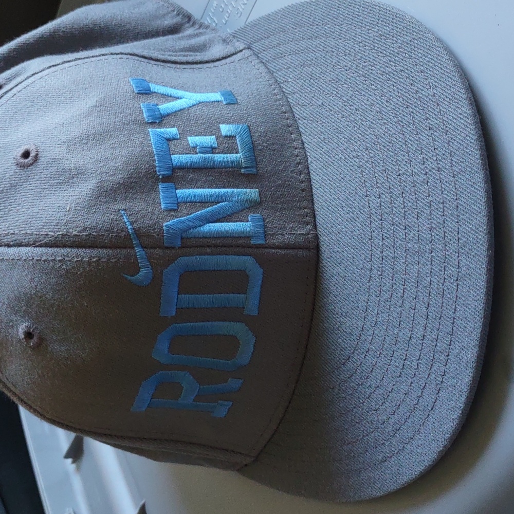210 Fitted | Grey 7 1/4 - 7 5/8 Hat Embroidered "Rodney" with Nike swoosh Used